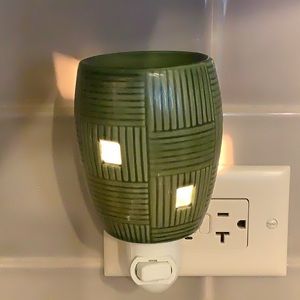 Scentsy Green Weave Wall Nightlight warmer